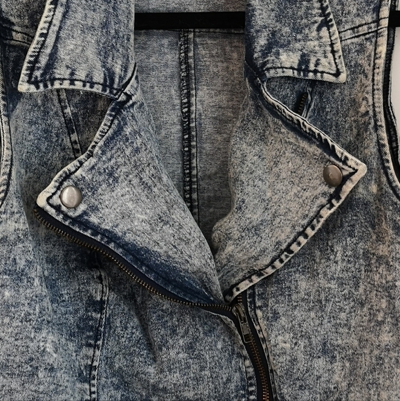 Distressed Denim Vest - Picture 6 of 9